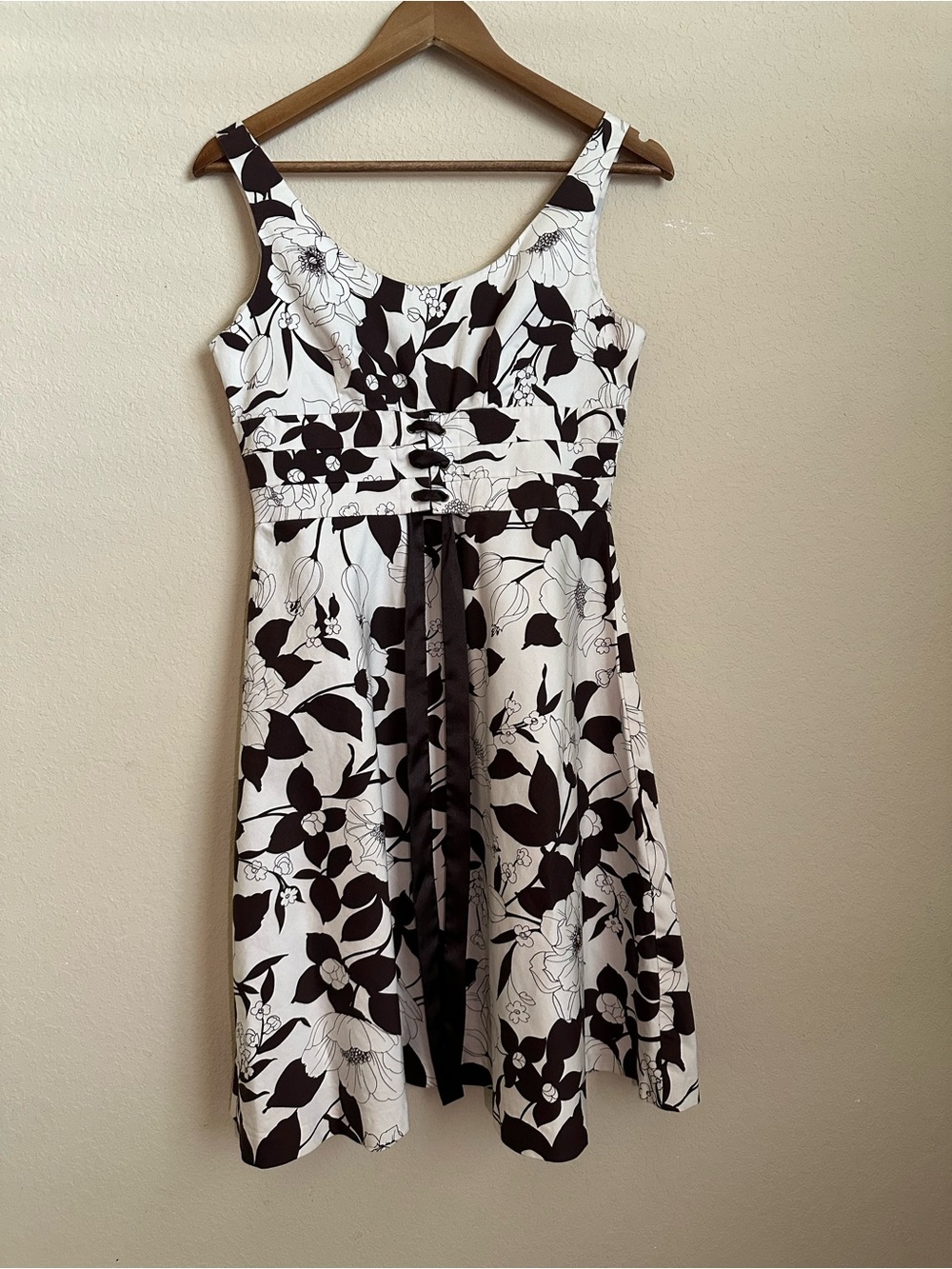 Jessica Howard Brown & White Floral Fit & Flare Dress Sweetheart Neckline Tie